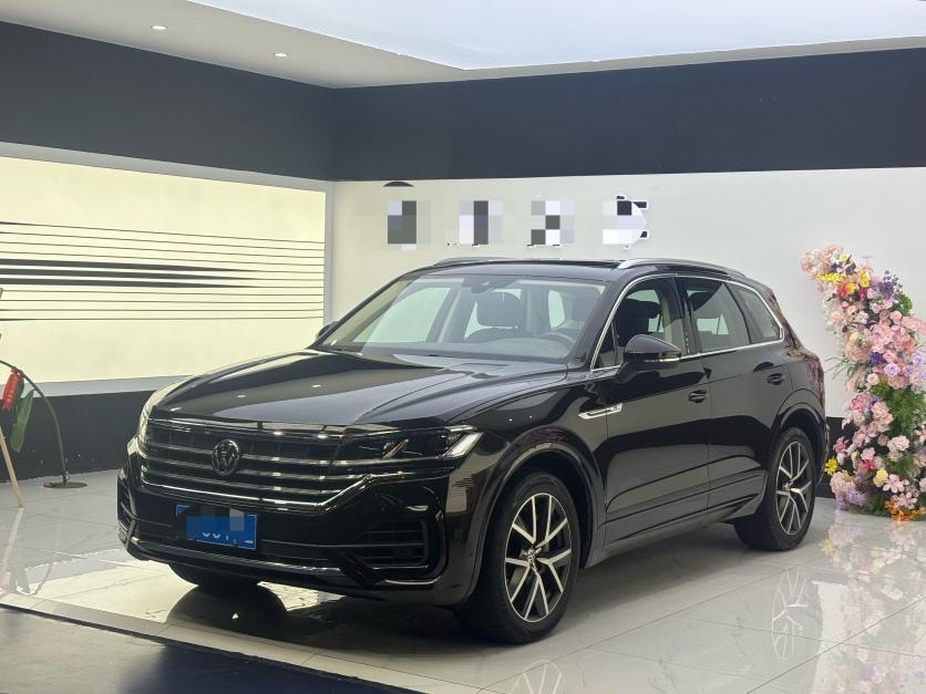 Volkswagen Touareg 2019 — фото автомобиля