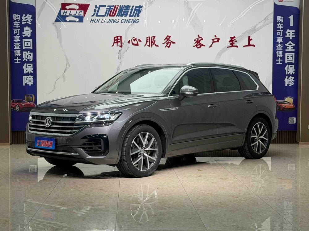 Volkswagen Touareg 2019 — фото автомобиля