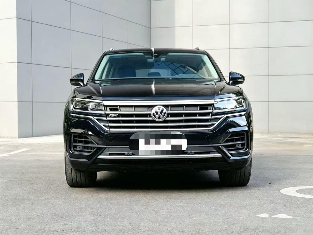 Volkswagen Touareg 2020 — фото автомобиля