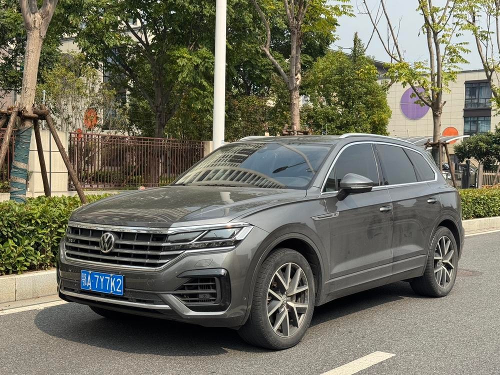 Volkswagen Touareg 2020 — фото автомобиля