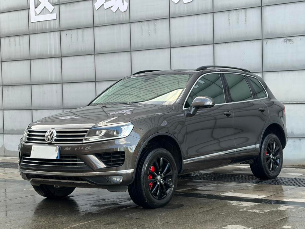 Volkswagen Touareg 2017 — фото автомобиля