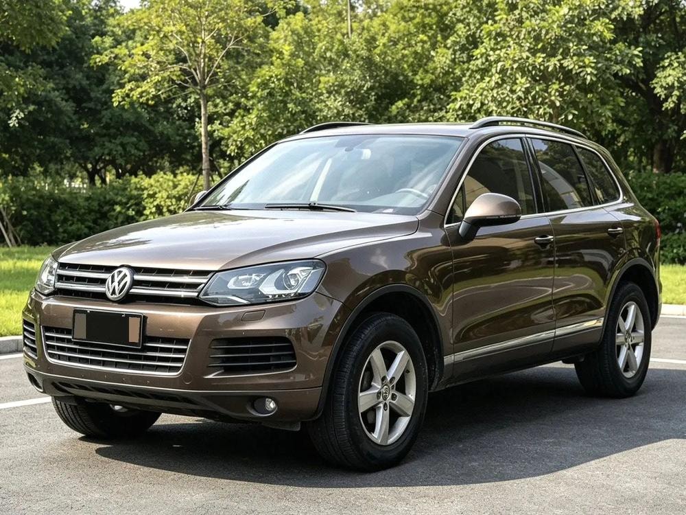 Volkswagen Touareg 2015 — фото автомобиля