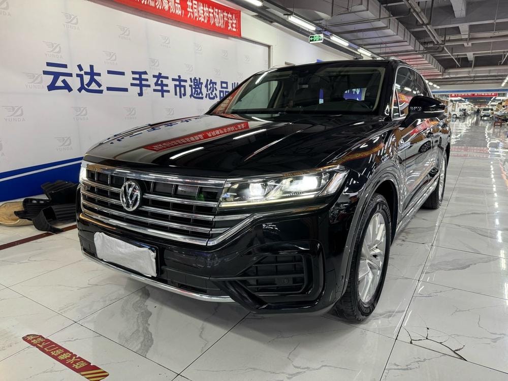 Volkswagen Touareg 2020 — фото автомобиля