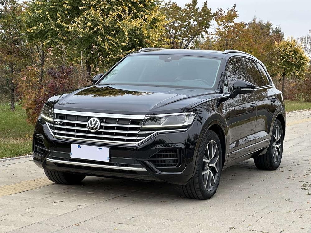 Volkswagen Touareg 2019 — фото автомобиля