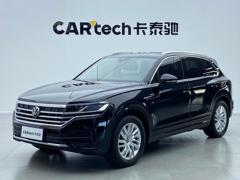 Volkswagen Touareg 2021 — фото автомобиля