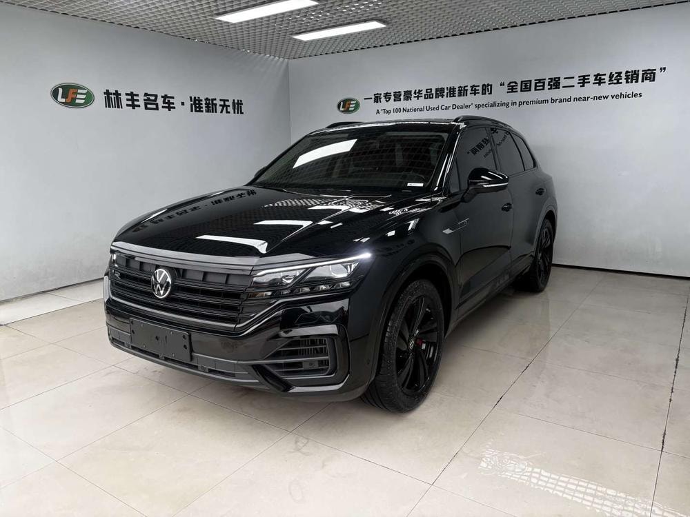 Volkswagen Touareg 2023 — фото автомобиля 1