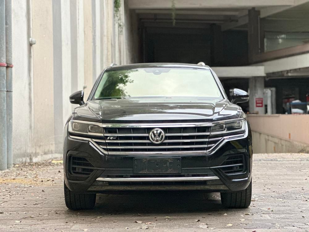 Volkswagen Touareg 2019 — фото автомобиля