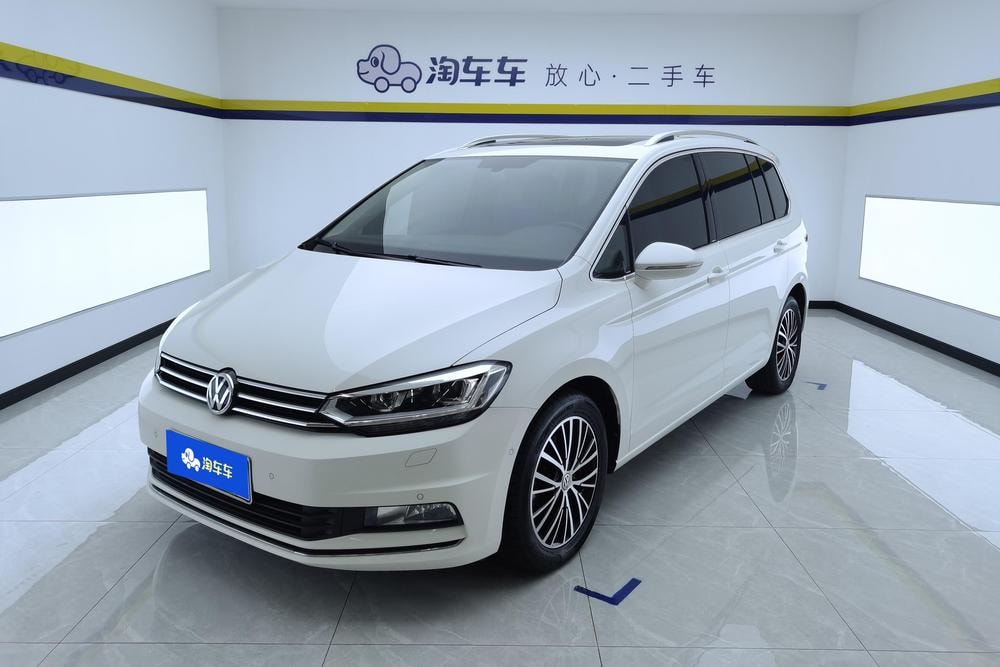 Volkswagen Touran L 2016 — фото автомобиля