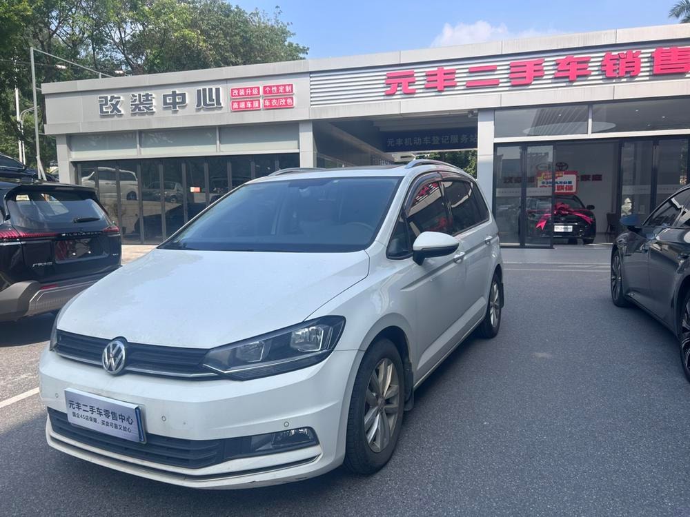 Volkswagen Touran L 2018 — фото автомобиля