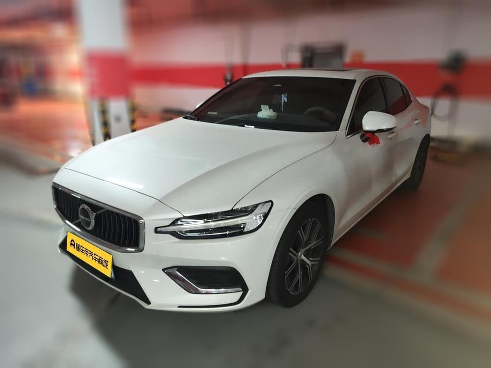 Volvo S60 2026 — фото автомобиля
