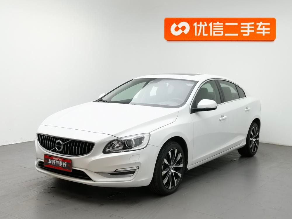 Volvo S60 2018 — фото автомобиля