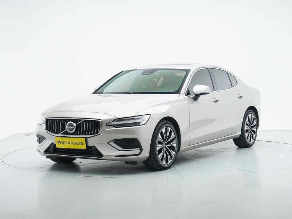 Volvo S60 2026 — фото автомобиля