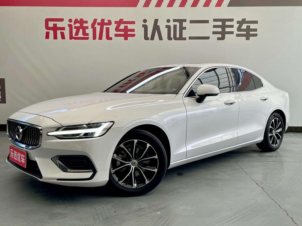 Volvo S60 2022 — фото автомобиля