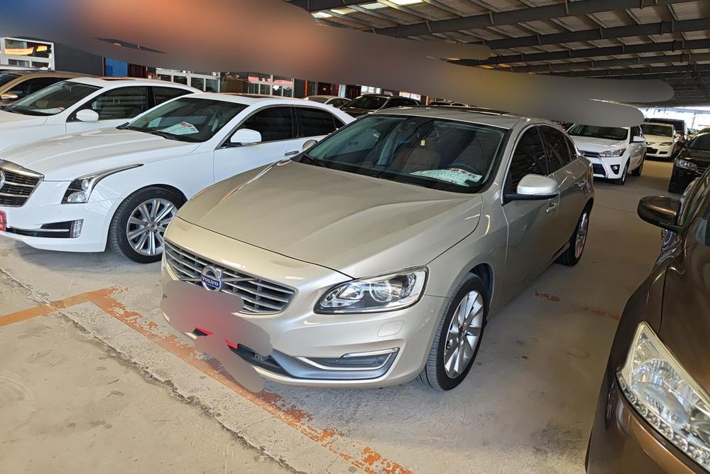 Volvo S60 2017 — фото автомобиля