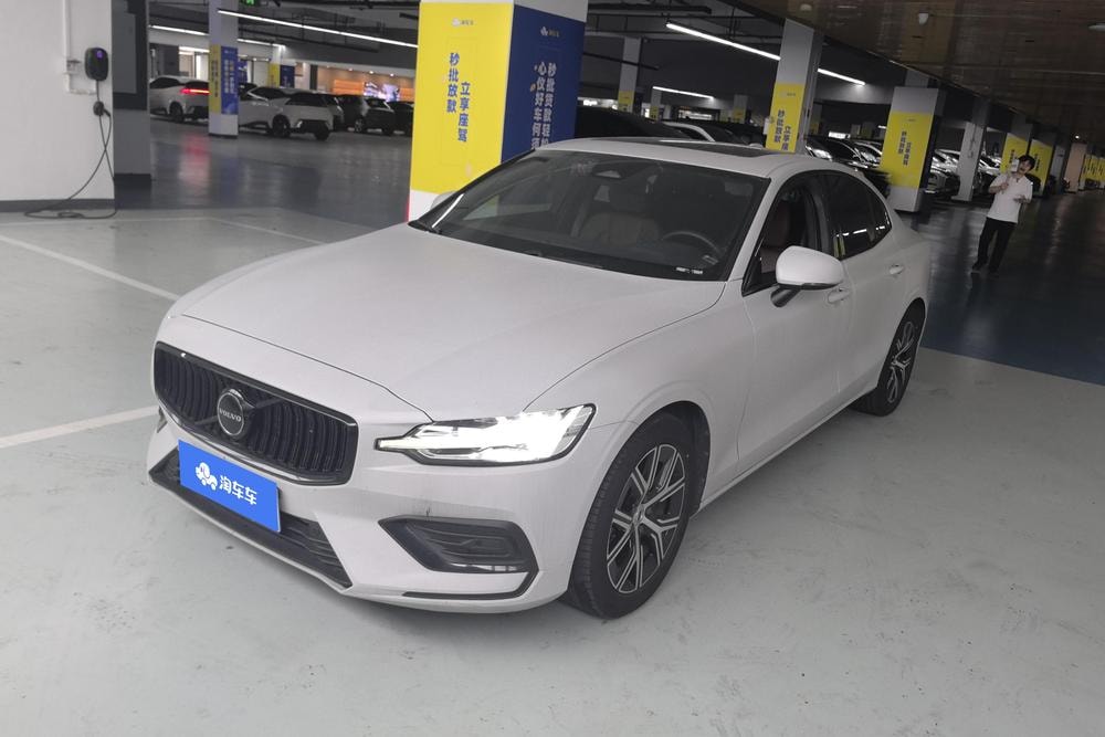 Volvo S60 2024 — фото автомобиля