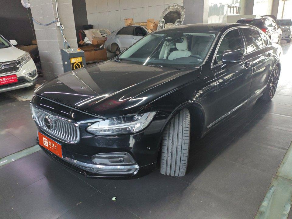 Volvo S90 2022 — фото автомобиля