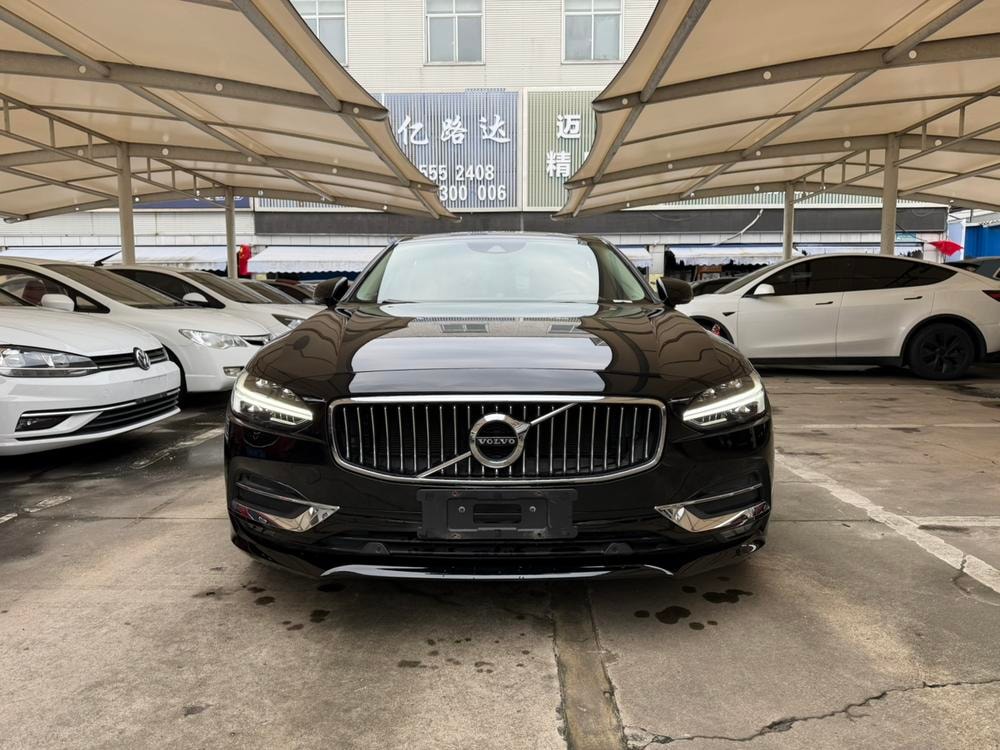 Volvo S90 2019 — фото автомобиля