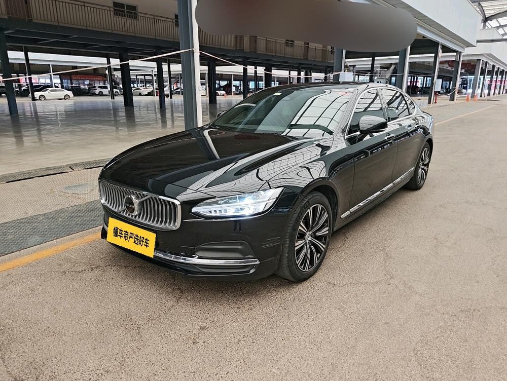 Volvo S90 2022 — фото автомобиля