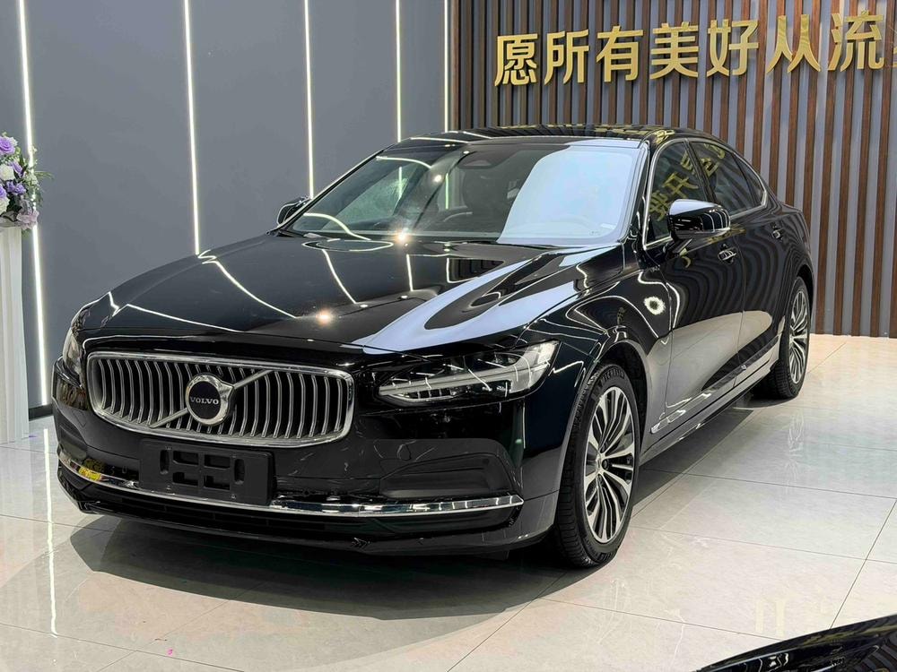 Volvo S90 2024 — фото автомобиля 1