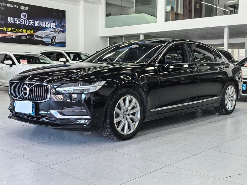 Volvo S90 2020 — фото автомобиля 1