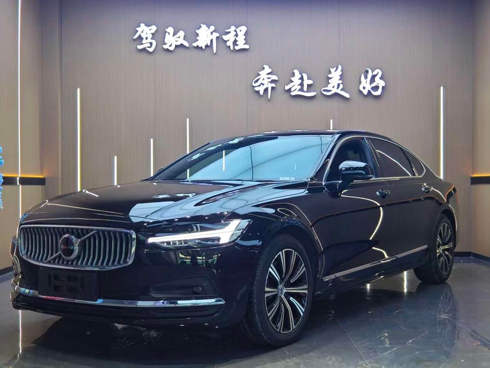 Volvo S90 2021 — фото автомобиля