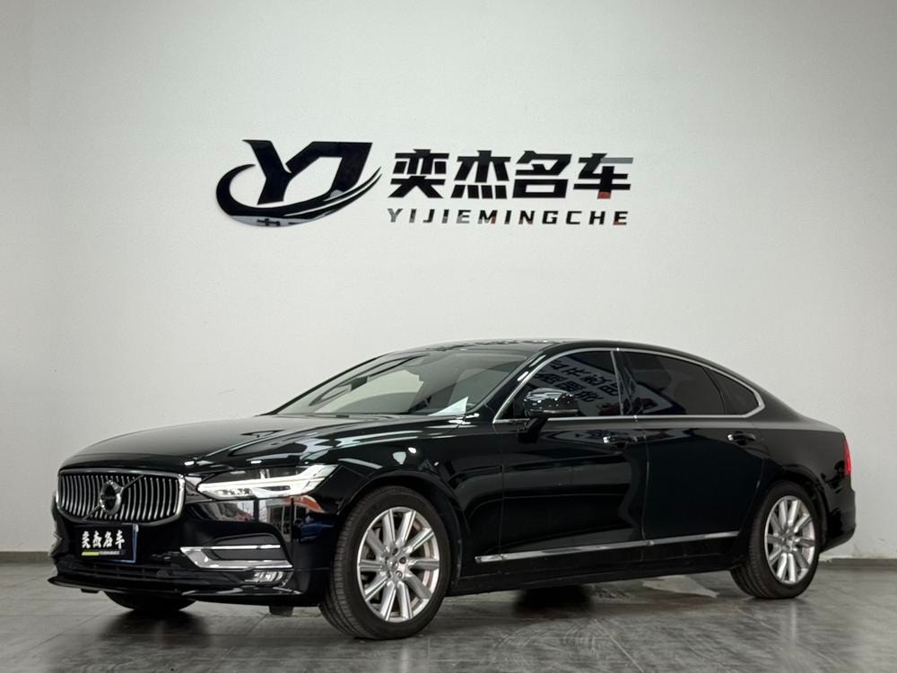Volvo S90 2020 — фото автомобиля 1
