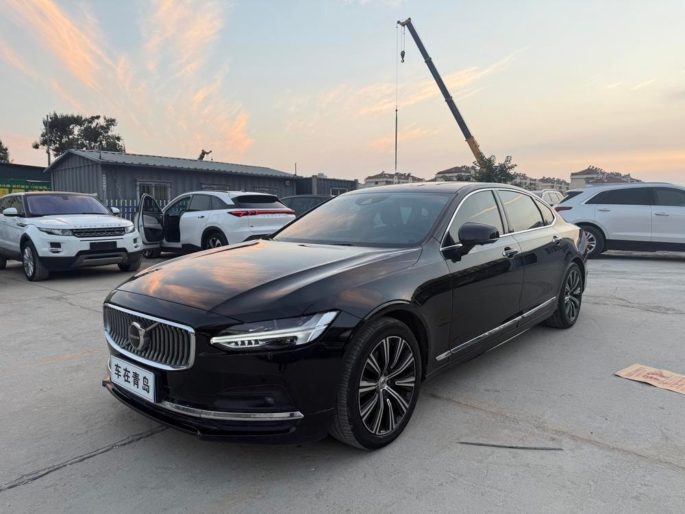 Volvo S90 2021 — фото автомобиля