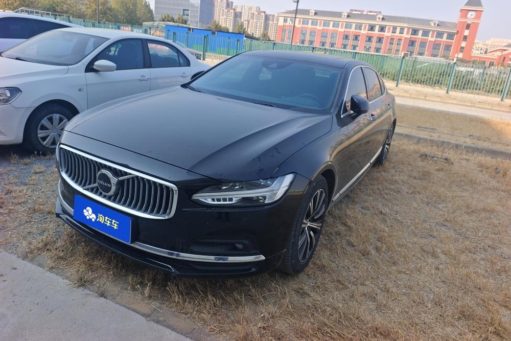 Volvo S90 2021 — фото автомобиля