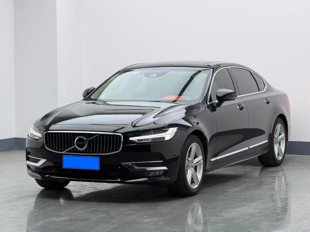 Volvo S90 2019 — фото автомобиля 1