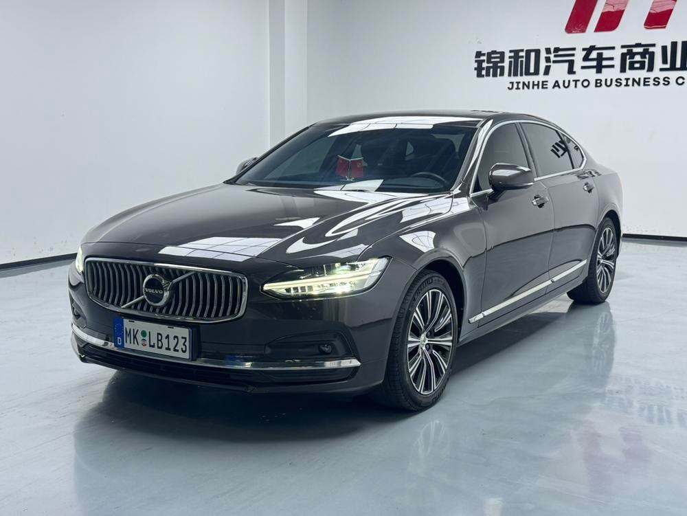Volvo S90 2021 — фото автомобиля