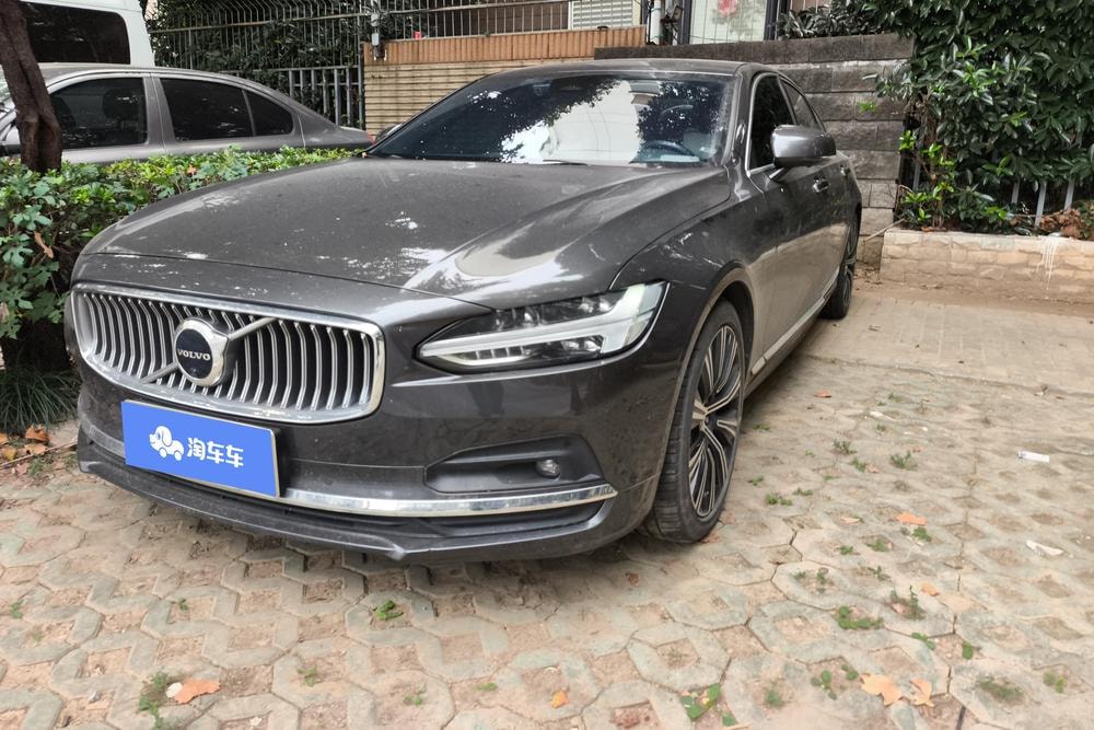 Volvo S90 2022 — фото автомобиля