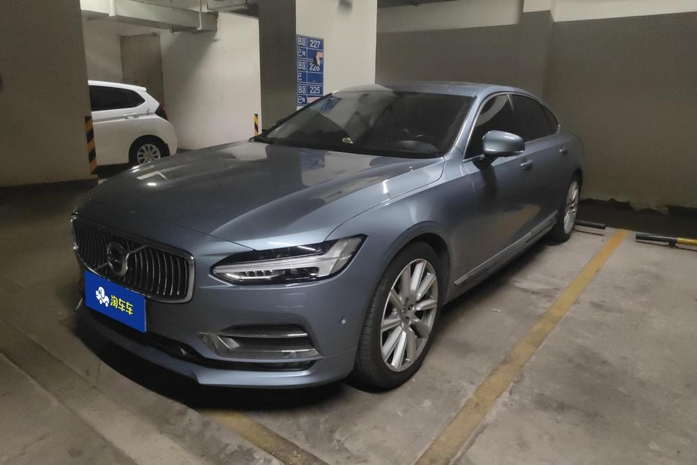 Volvo S90 2019 — фото автомобиля