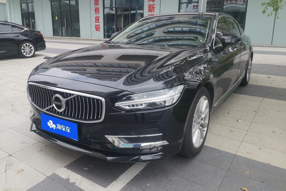 Volvo S90 2020 — фото автомобиля