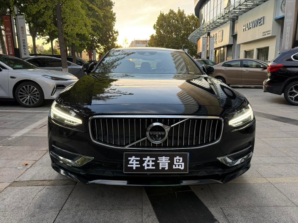 Volvo S90 2017 — фото автомобиля