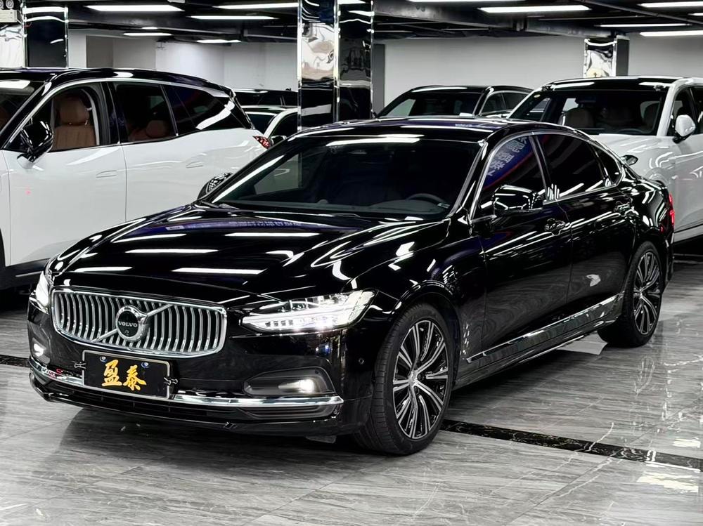 Volvo S90 2024 — фото автомобиля