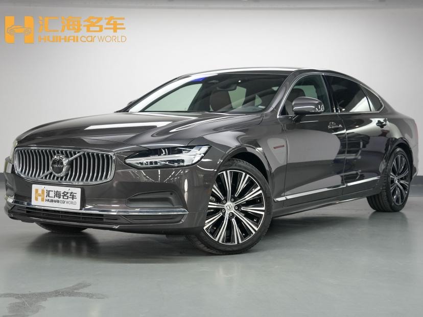 Volvo S90 2025 — фото автомобиля
