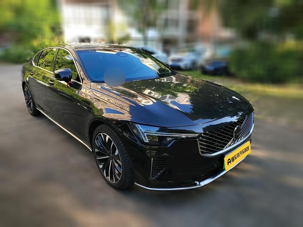 Volvo S90 PHEV 2026 — фото автомобиля