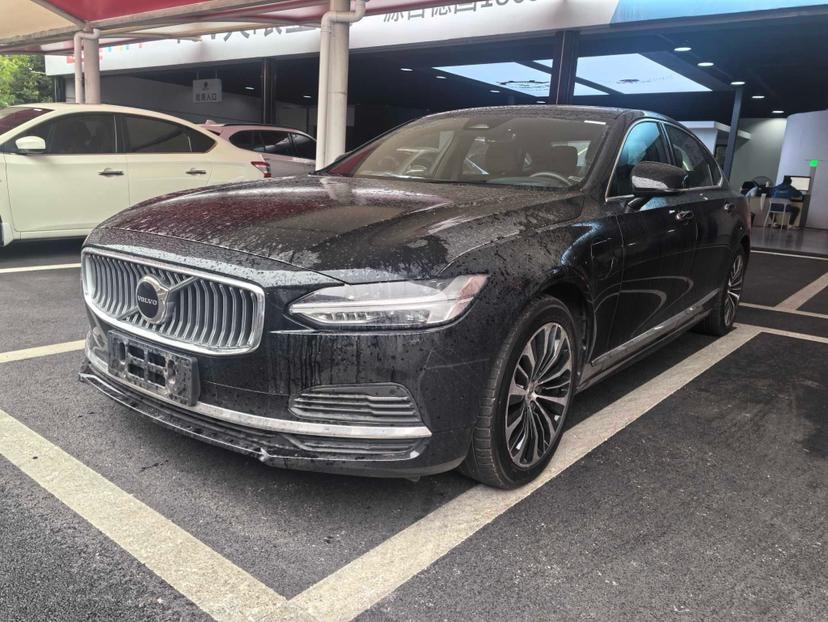 Volvo S90 PHEV 2023 — фото автомобиля 1