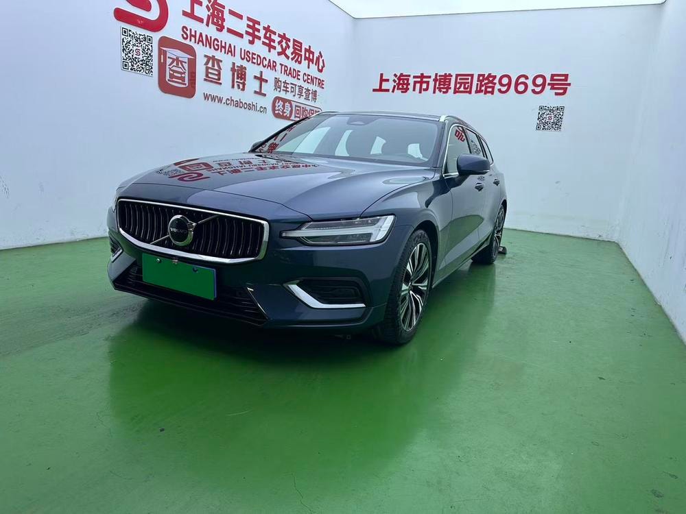 Volvo V60 2024 — фото автомобиля 1