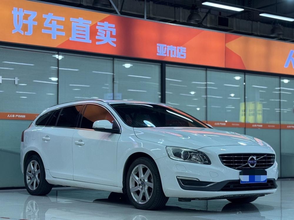 Volvo V60 2013 — фото автомобиля