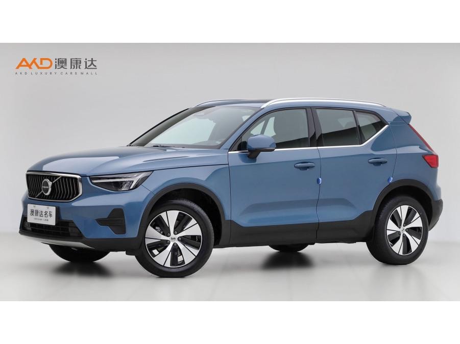 Volvo XC40 2024 — фото автомобиля 1