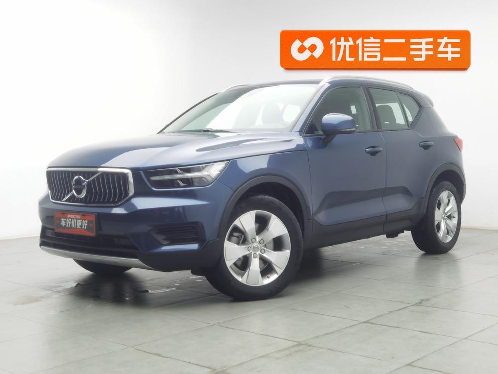 Volvo XC40 2021 — фото автомобиля 1