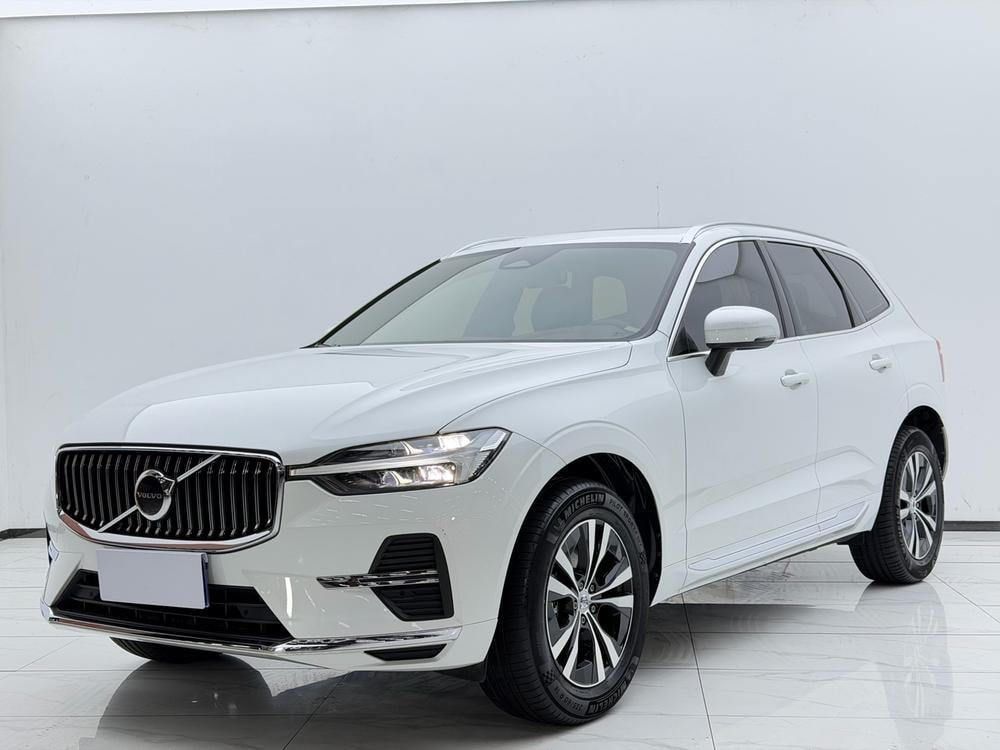 Volvo XC60 2023 — фото автомобиля
