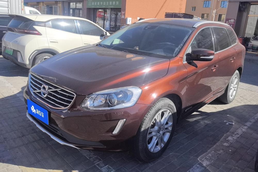 Volvo XC60 2015 — фото автомобиля