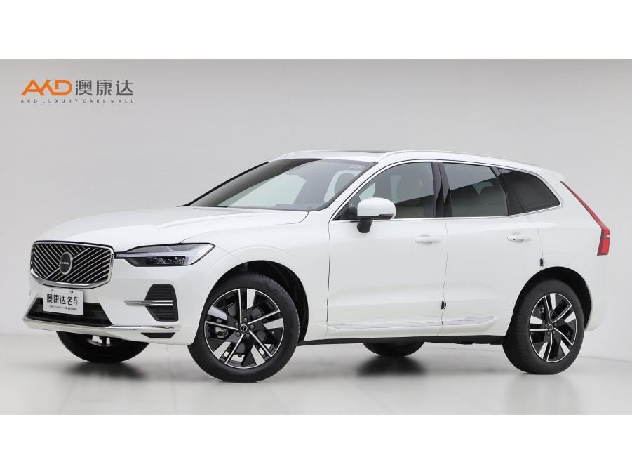 Volvo XC60 2026 — фото автомобиля