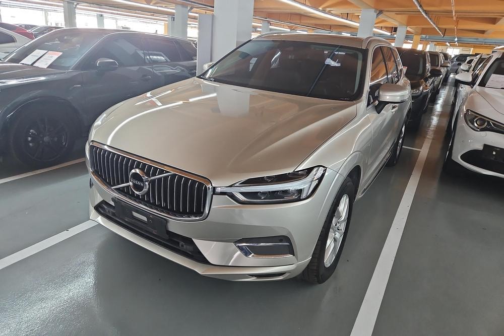 Volvo XC60 2020 — фото автомобиля 1