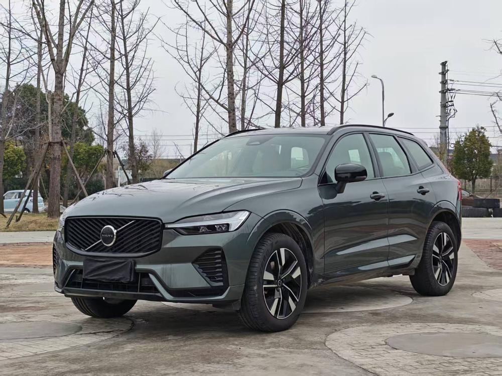 Volvo XC60 2026 — фото автомобиля