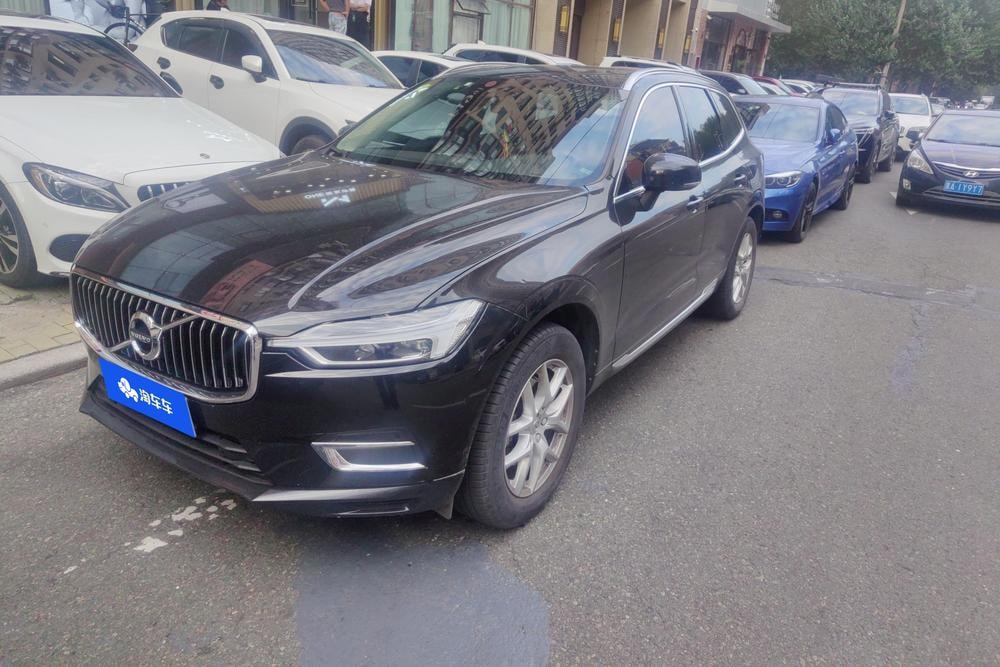 Volvo XC60 2020 — фото автомобиля 1