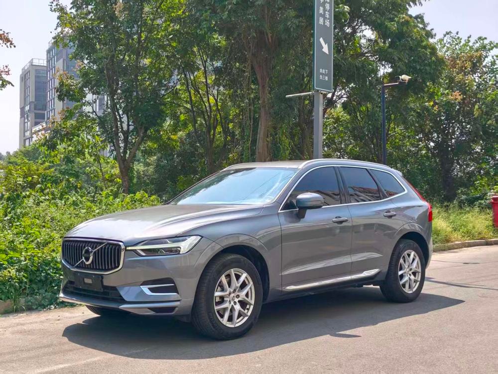 Volvo XC60 2020 — фото автомобиля 1
