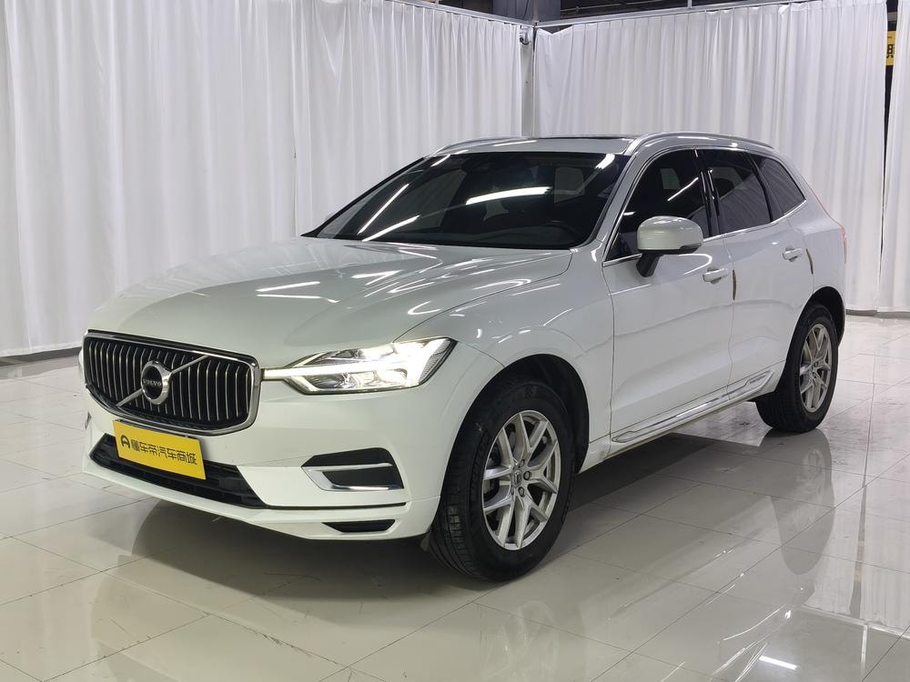Volvo XC60 2020 — фото автомобиля 1